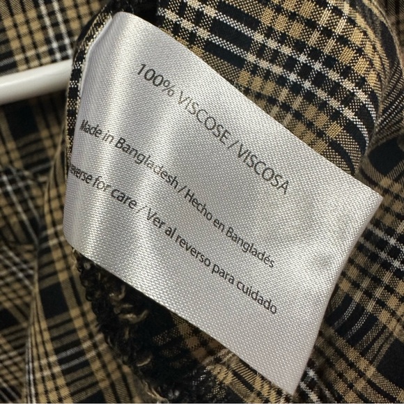 Peace and Pearls Long Sleeve Quarter Button Up Viscose Collarless Blouse Plus 1X - Picture 10 of 11